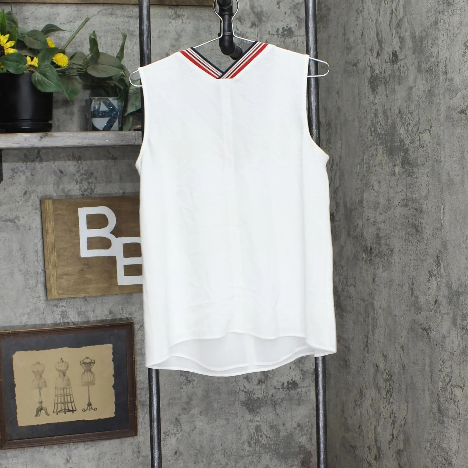 Tommy Hilfiger Women's Sleeveless Bubble-Crepe Iconic Top H27TC49A