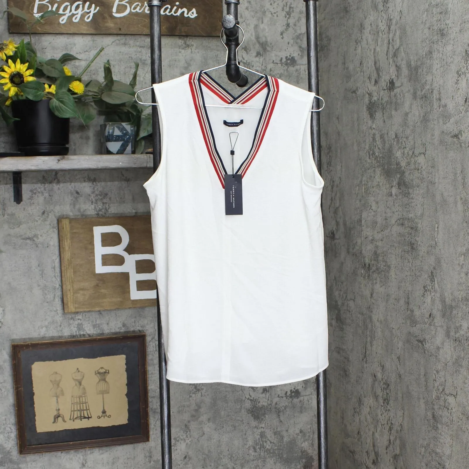 Tommy Hilfiger Women's Sleeveless Bubble-Crepe Iconic Top H27TC49A