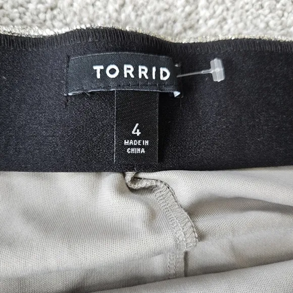 Torrid plus foil knit tulip hem mini skirt, 4XL, silver