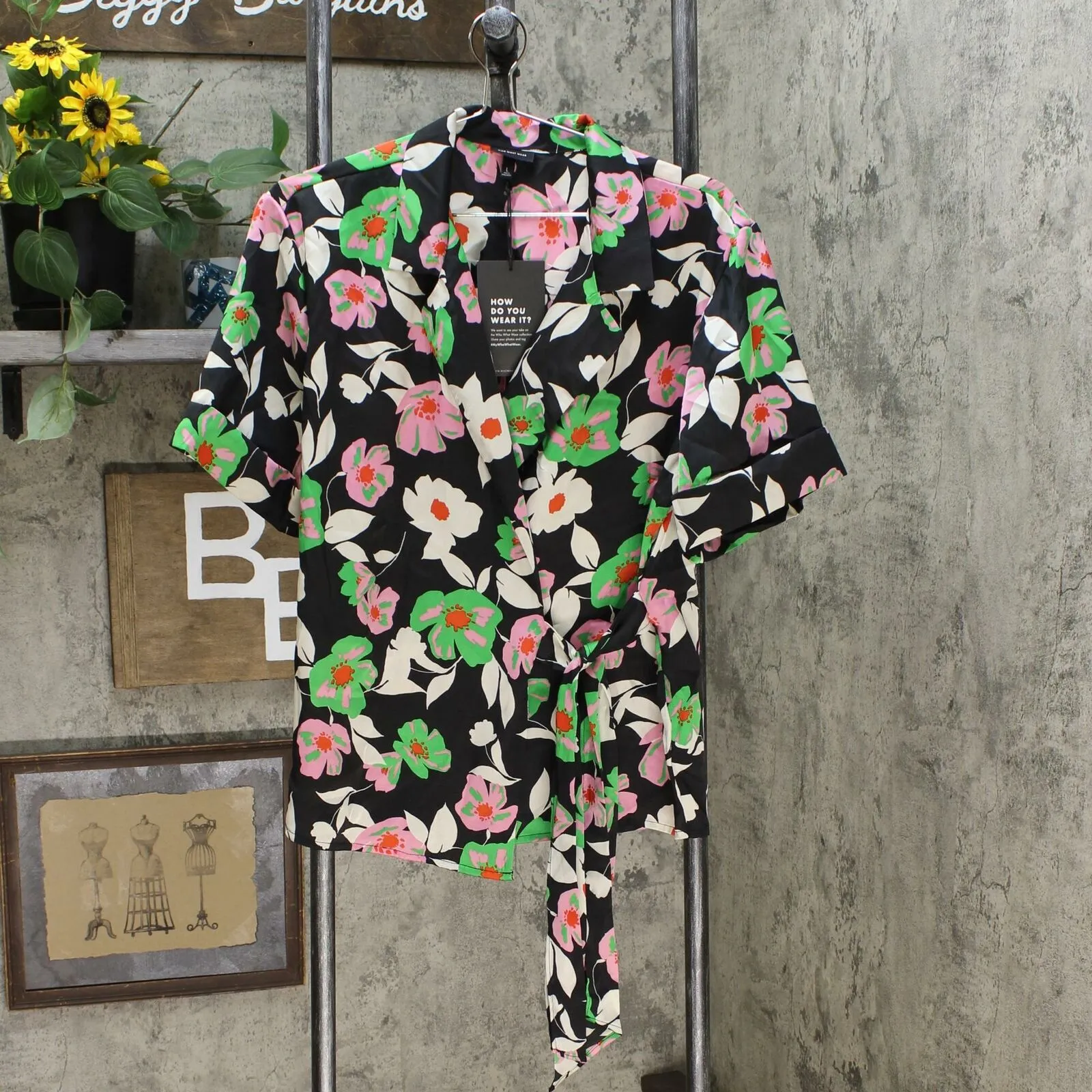 Who What Wear Women's Short Sleeve Tie Front Blouse
