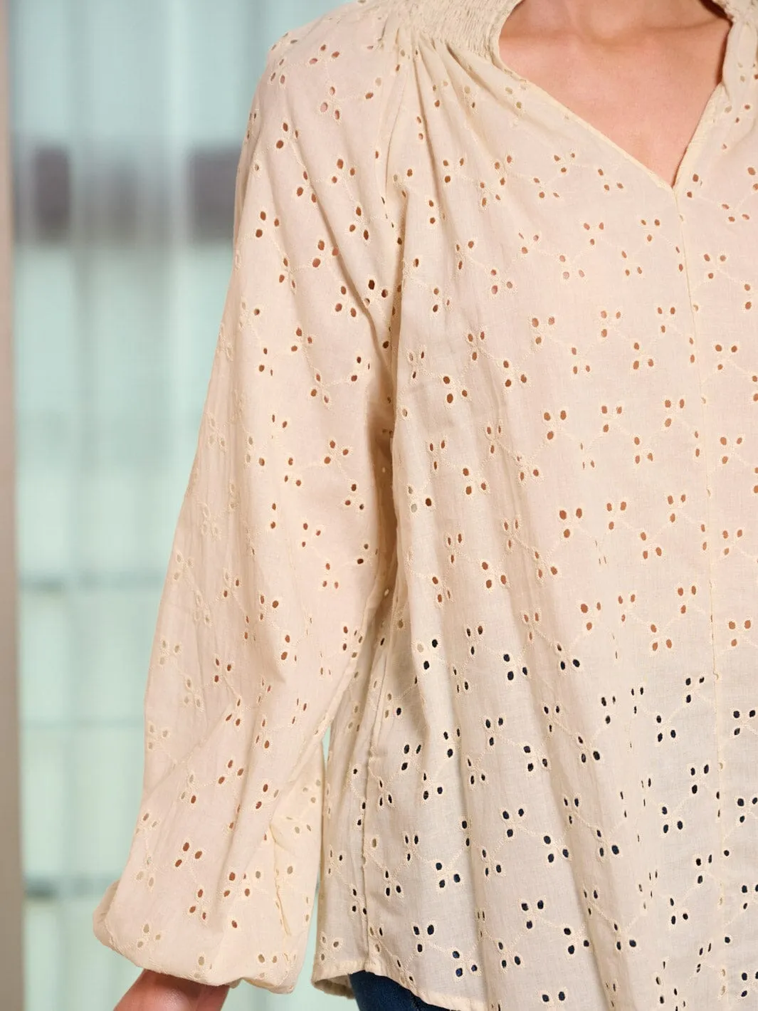 WOMEN'S LONG SLEEVE V-NECK EYELET BLOUSE TOP