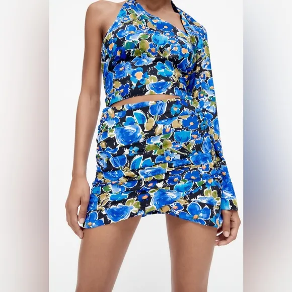 Zara FLORAL PRINT Pleated Asymmetrical Front MINI SKIRT Blue/Green Size M NEW