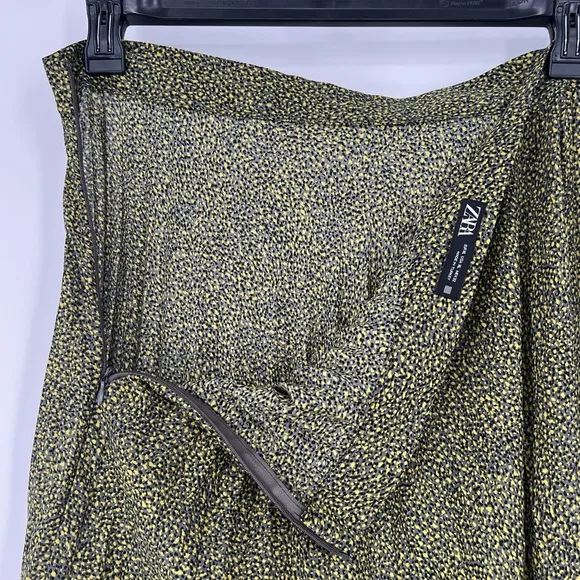 ZARA MAXI PLEATED FLOWING SKIRT W/BACK ZIPPER LIGHTWEIGHT, SCATTER PRINT